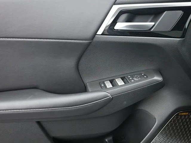 New 2026 White Mitsubishi SE image 7