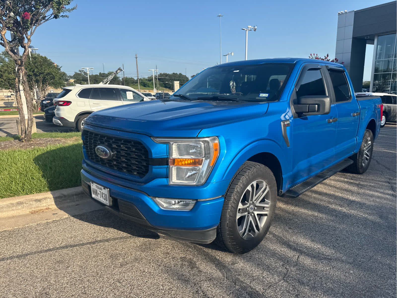 Used 2021 Blue Ford XL image 2