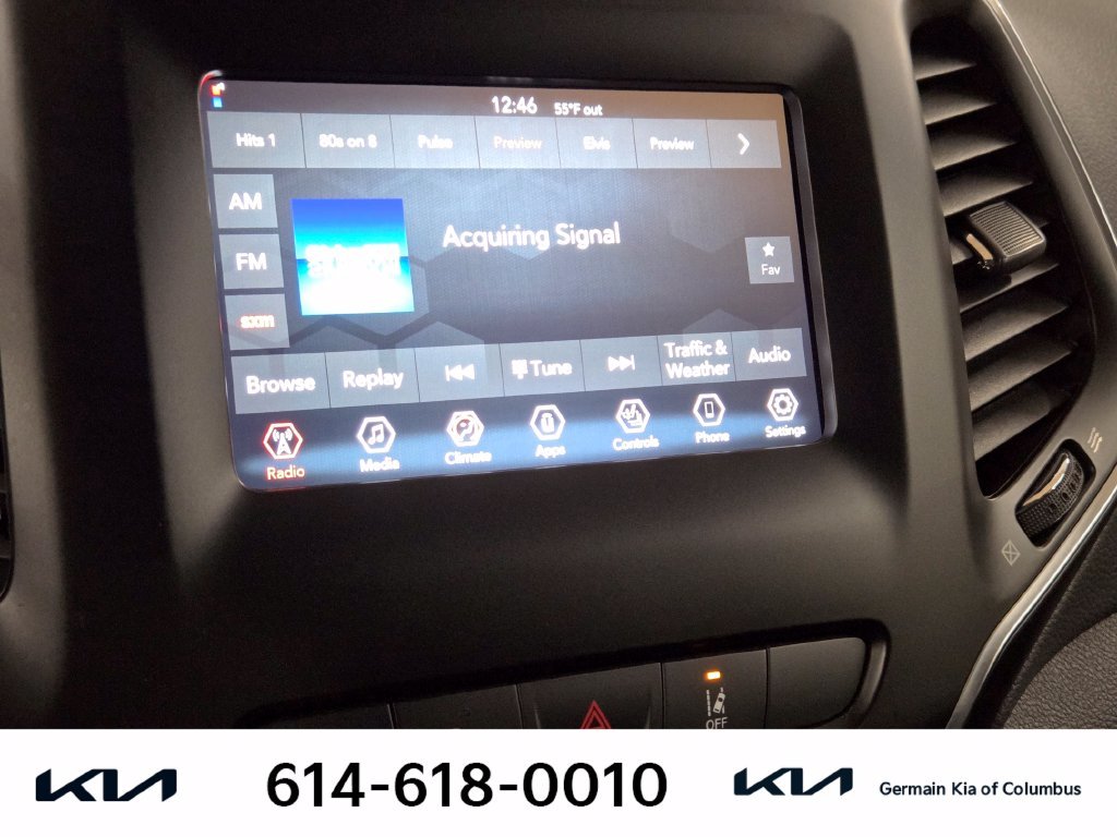 Used 2021 Silver Jeep Latitude Lux image 24
