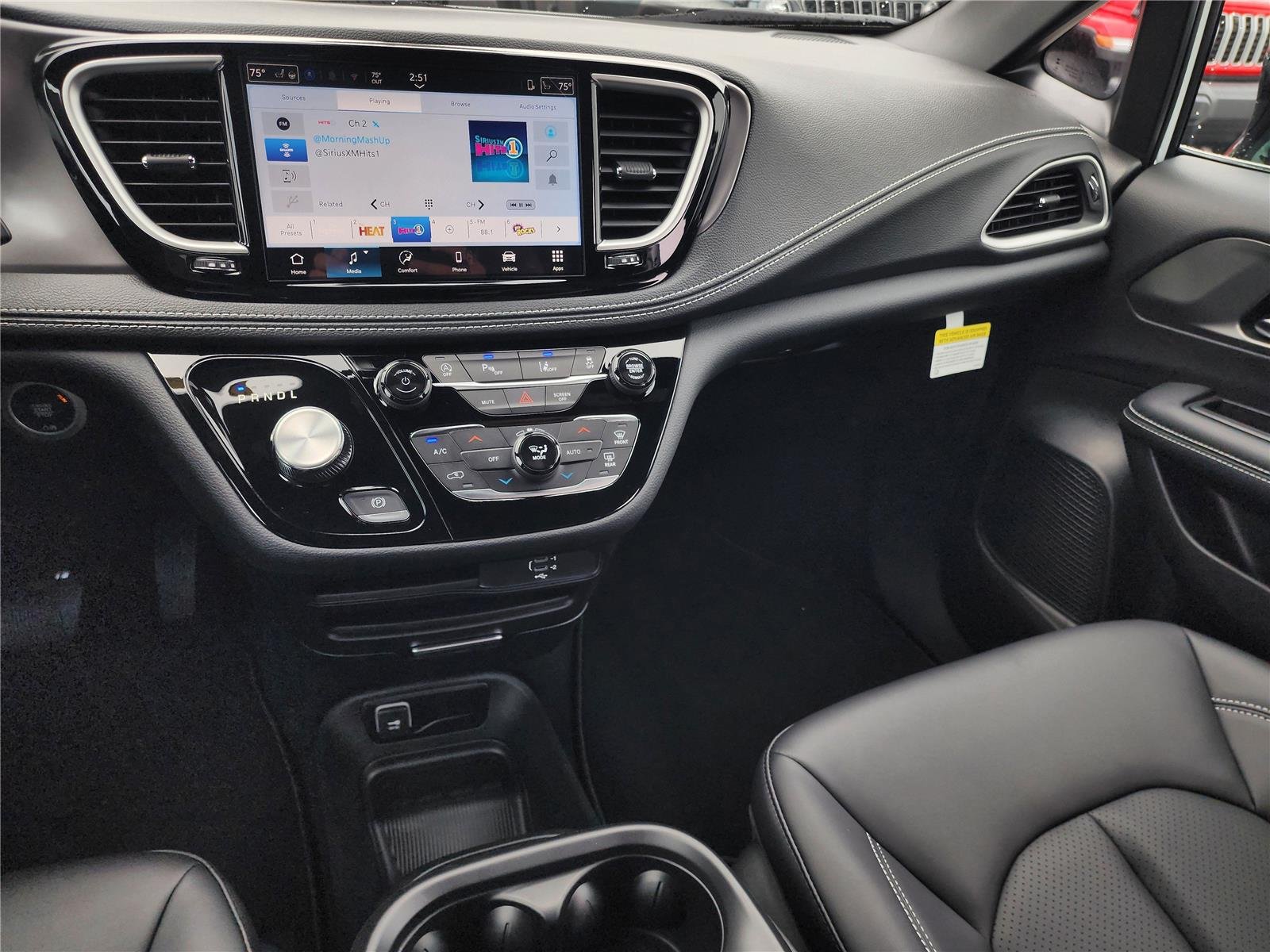 2026 Chrysler Pacifica Select - Photo 11