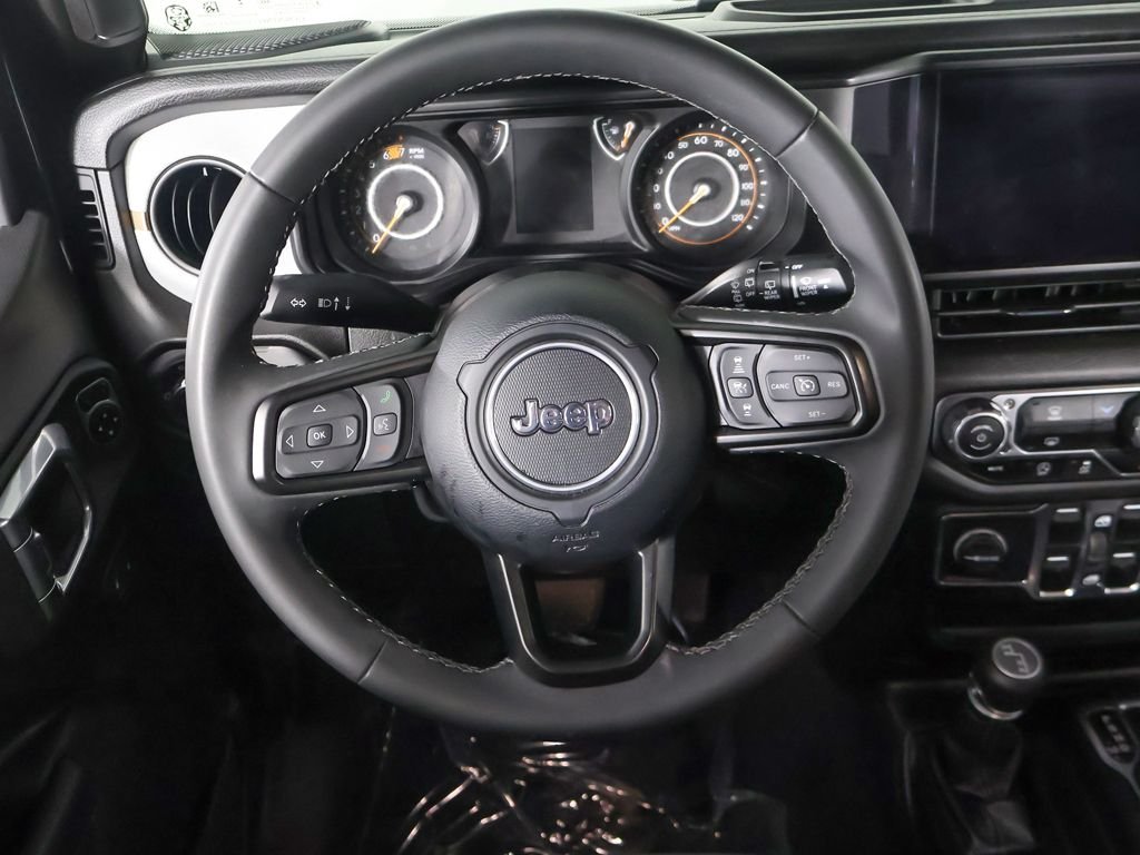 Used 2025 Black Jeep Sport S image 31