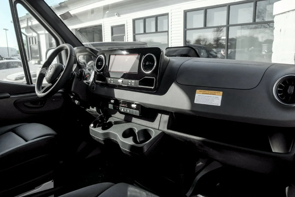New 2026 Arctic+White Mercedes-Benz Cargo 144 WB image 19