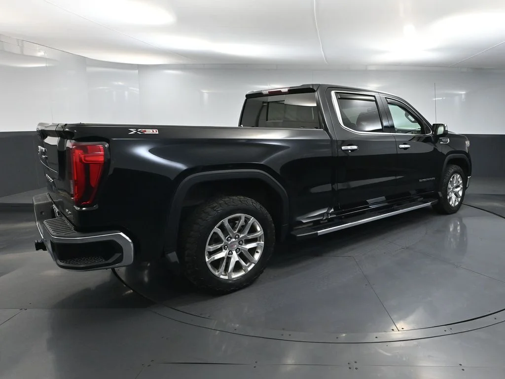 Used 2020 Black GMC SLT image 6