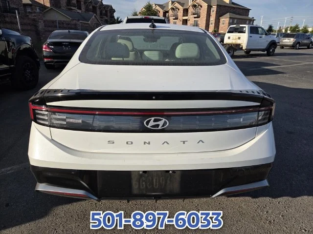 Used 2024 White Hyundai SEL image 5