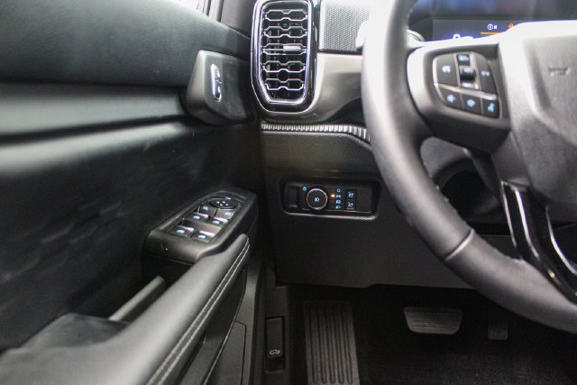 New 2026 Shadow Black Ford XLT image 16