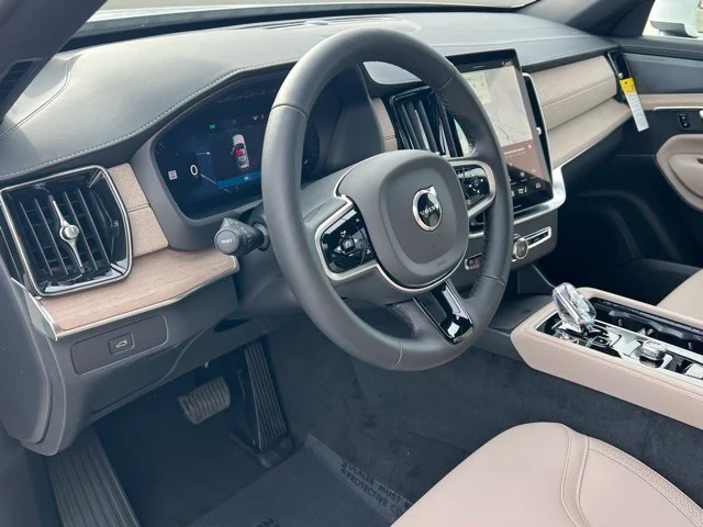2026 Volvo XC90 Plus - Photo 18