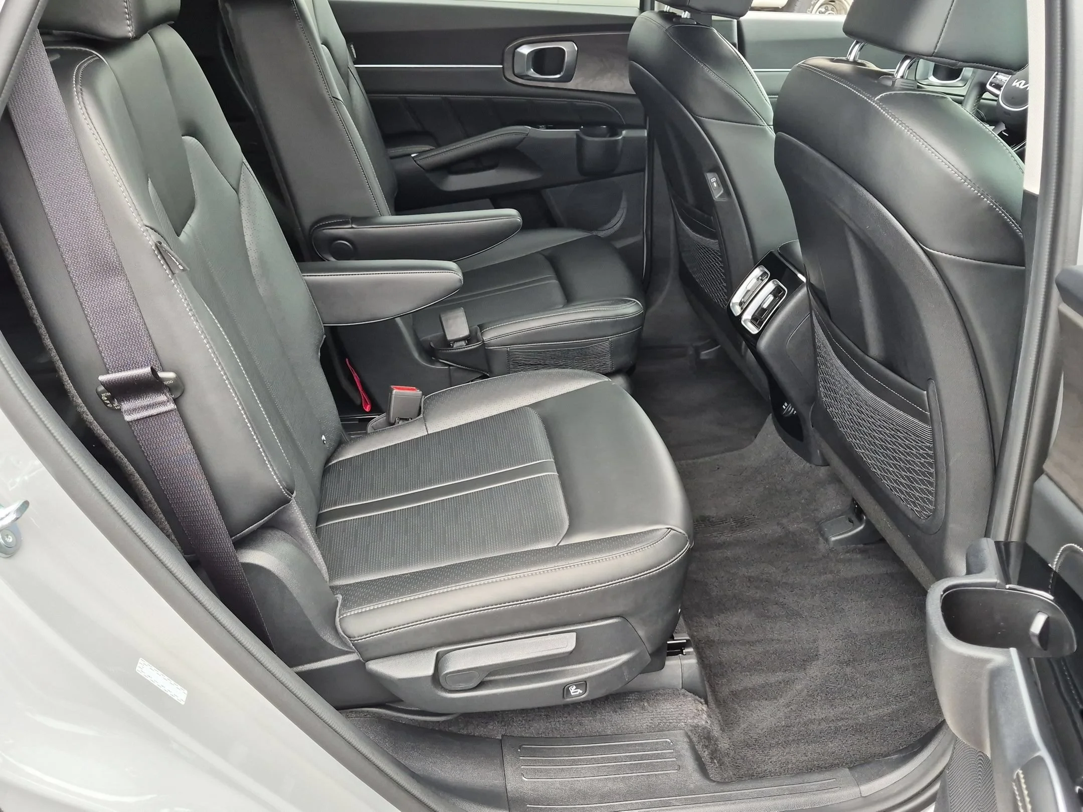Used 2025 Wolf Gray Kia X-Line SX image 27