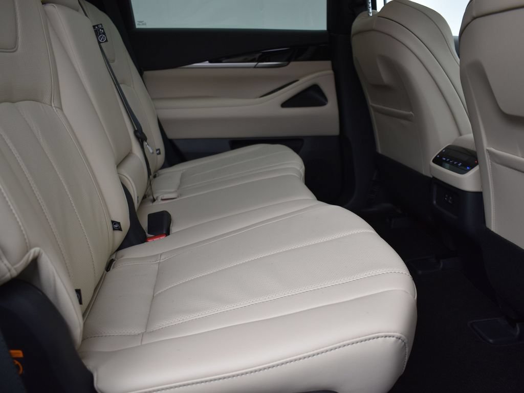 Certified Used 2025 Gray INFINITI PURE image 23