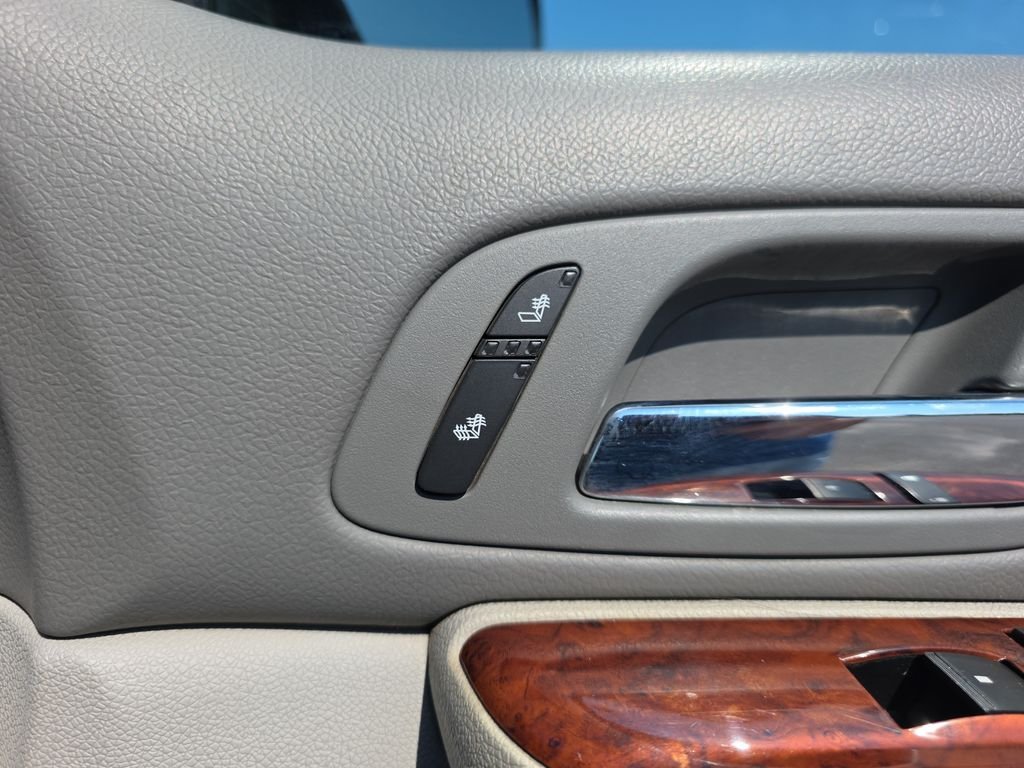 Used 2011 Silver GMC SLT image 34