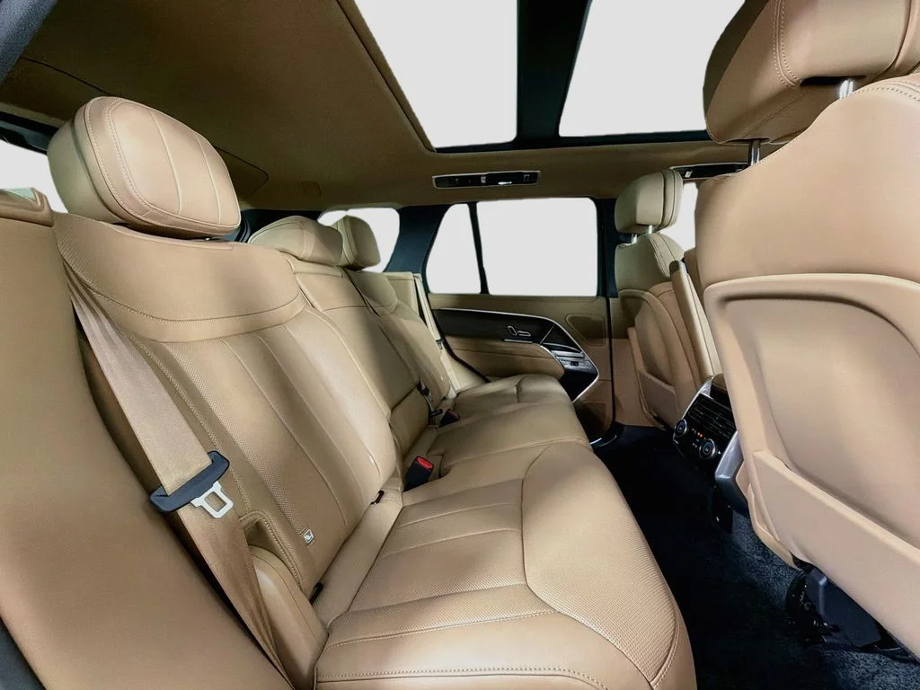 New 2026 Belgravia Green Land Rover SE PHEV image 29