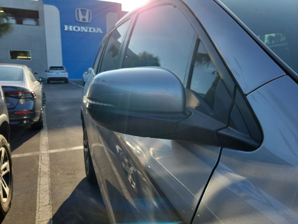 Certified Used 2023 Lunar Silver Metallic Honda AWD EX-L image 11