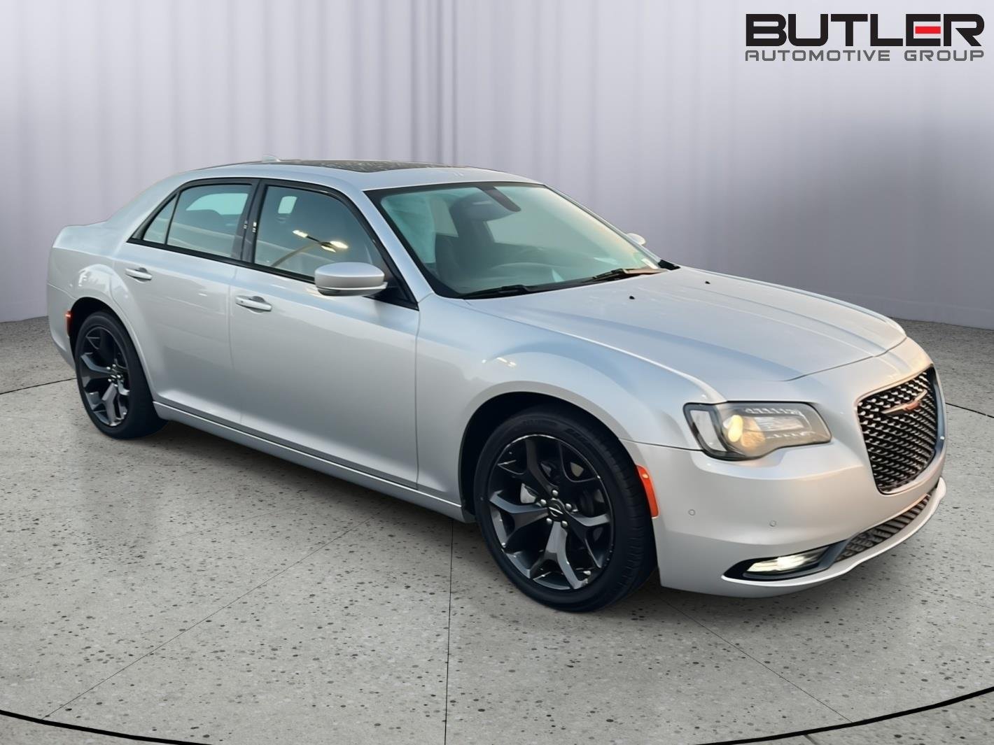 Used 2023 Silver Mist Clearcoat Chrysler 300S image 8