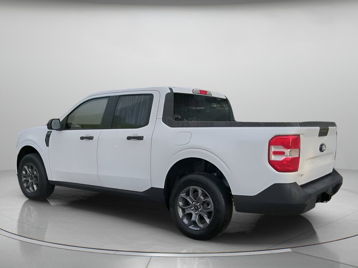 New 2026 Oxford White Ford XLT image 18