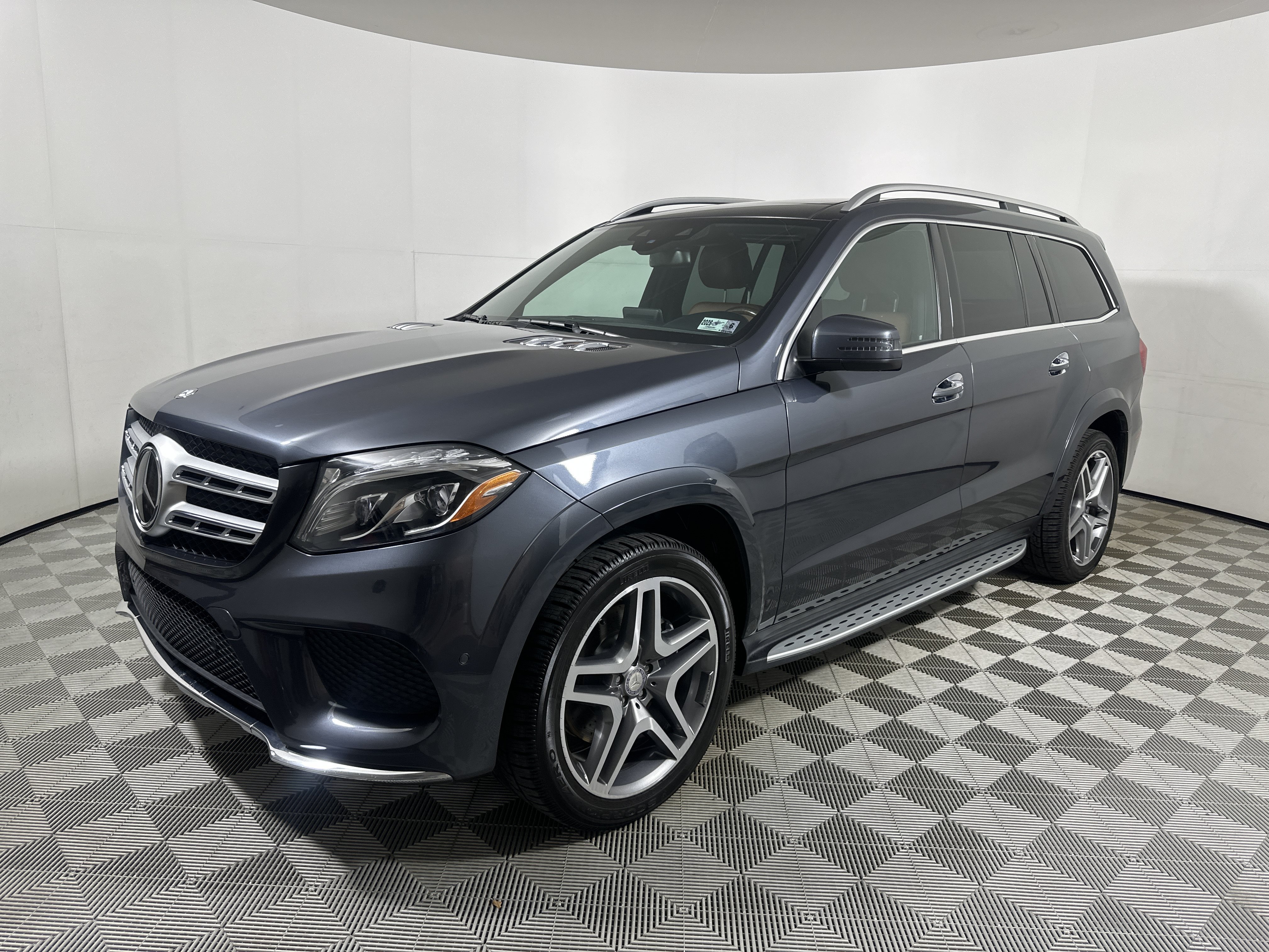 Used 2017  Mercedes-Benz GLS 550 image 3