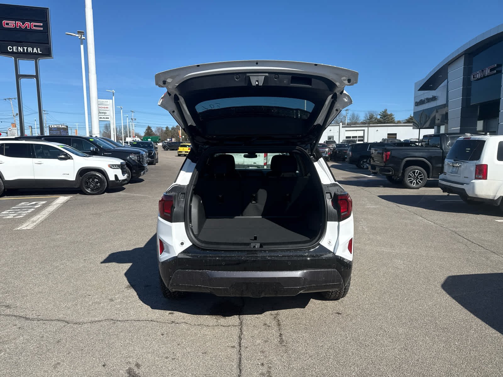 2026 GMC Terrain AT4 - Photo 11