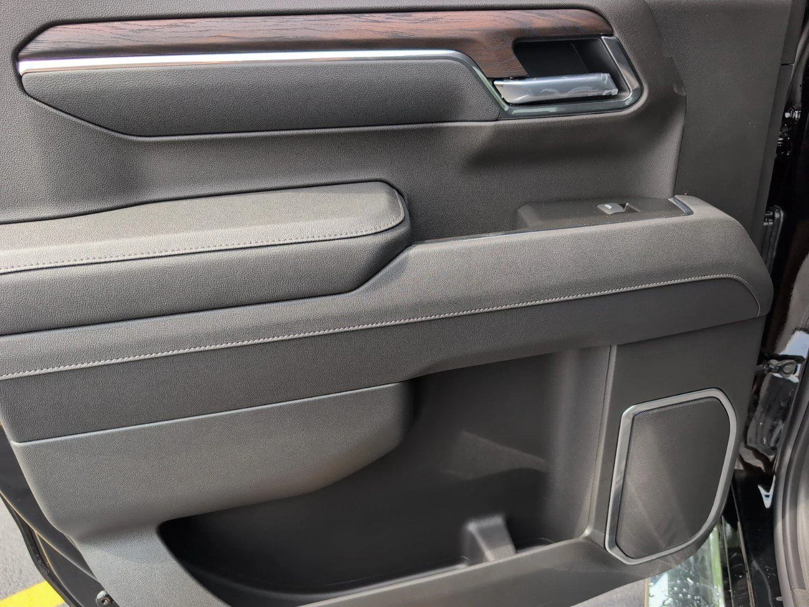 New 2026 Onyx Black GMC SLT image 38