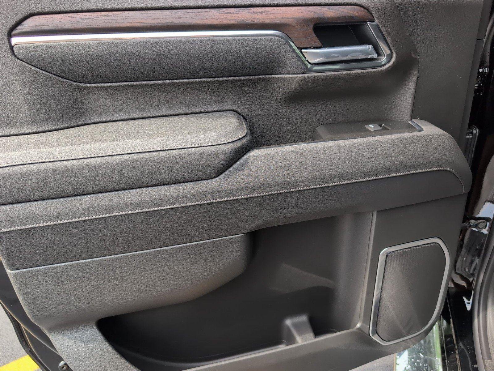 New 2026 Onyx Black GMC SLT image 38