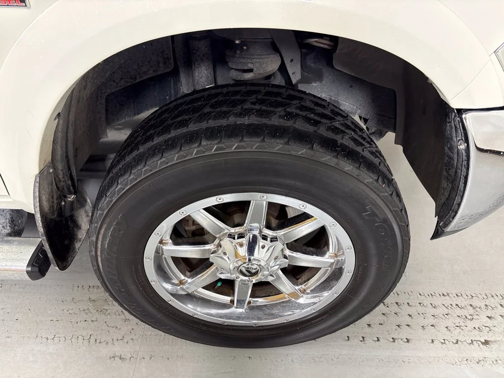 Used 2018 White Ram Laramie image 11