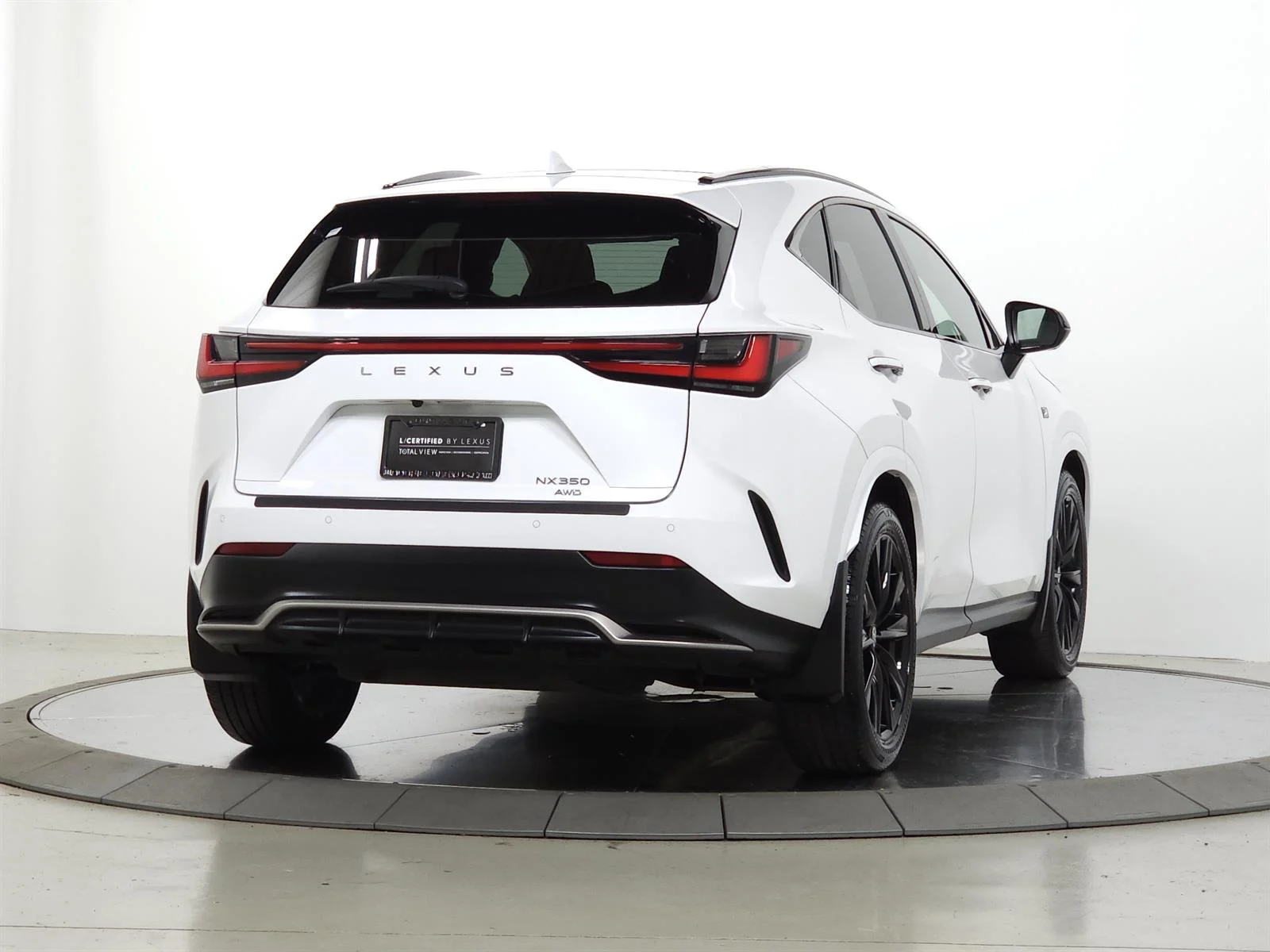 Certified Used 2024 Ultra White 083 Lexus F SPORT Handling image 11