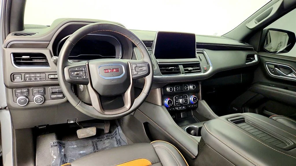 Used 2024 Sterling Metallic GMC 4WD 4dr AT4 image 14