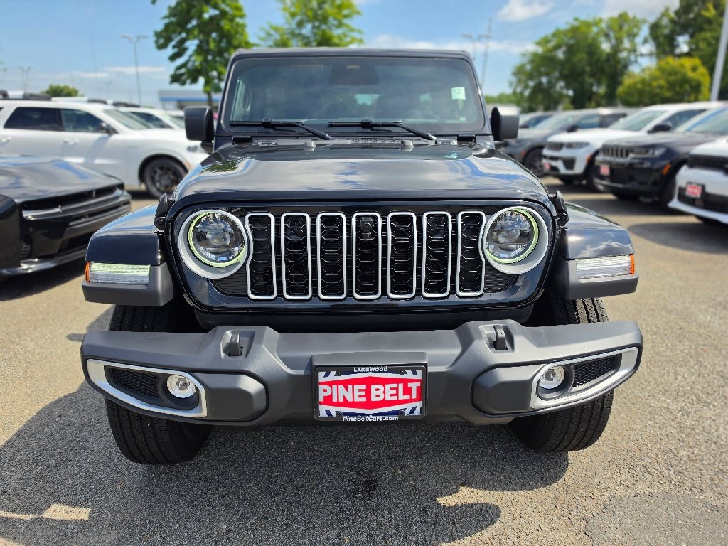 New 2026 Black Clear-Coat Exterior Paint Jeep Sahara image 7