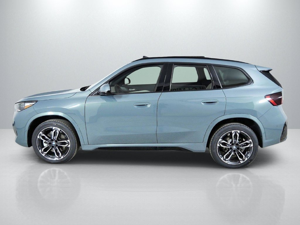 Used 2026 Cape York Green Metallic BMW xDrive28i image 16
