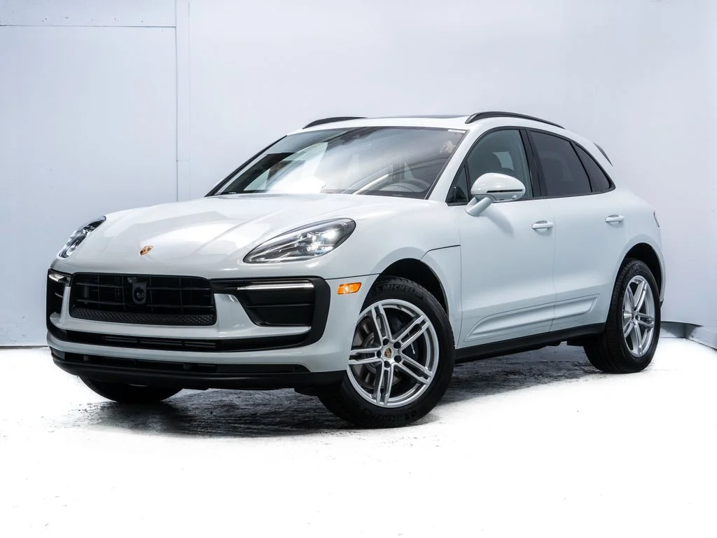 2026 Porsche Macan -'s photo