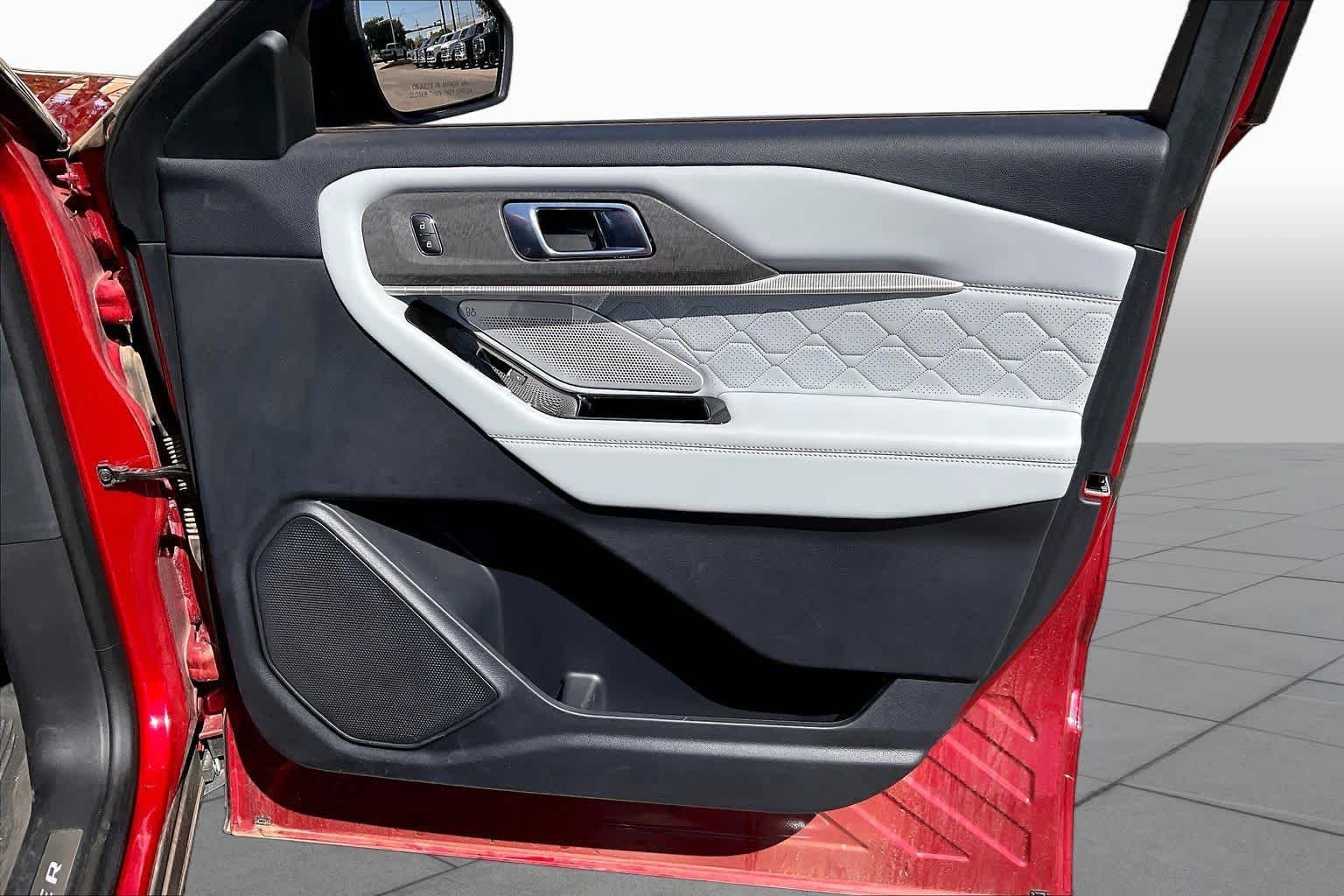 Used 2025 Rapid Red Metallic Tinted Clearcoat Ford Platinum image 23