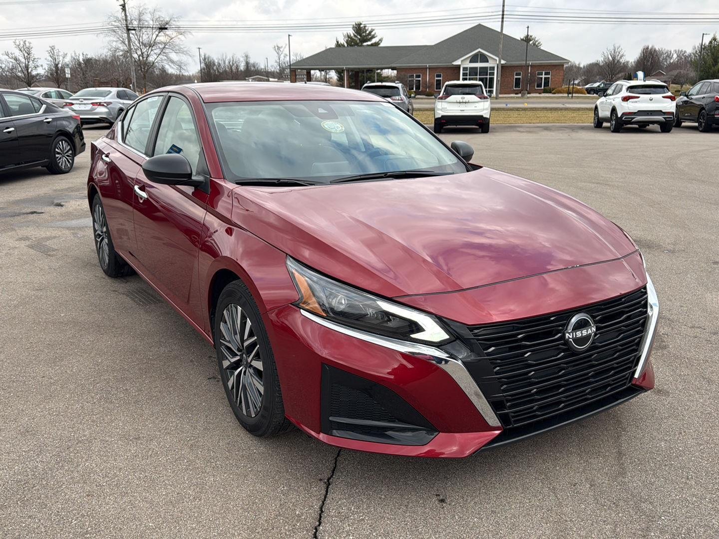 Used 2025 Nissan Altima SV with VIN 1N4BL4DV8SN305366 for sale in Scottsburg, IN