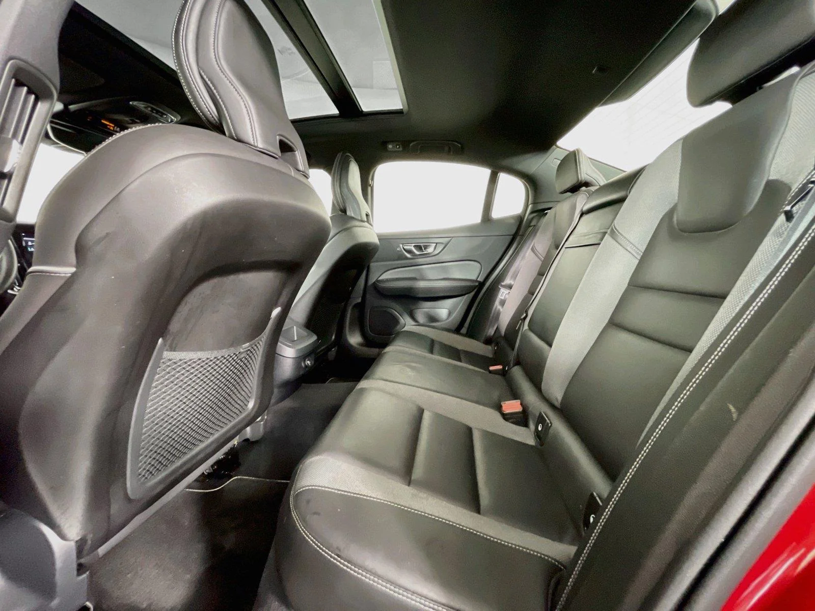 Used 2019 Fusion Red Metallic Volvo R-Design image 28