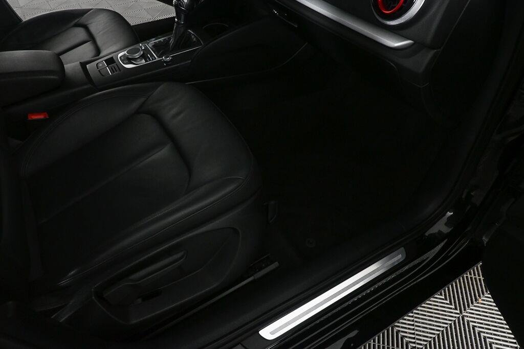 Used 2018 Brilliant Black Audi Premium image 21