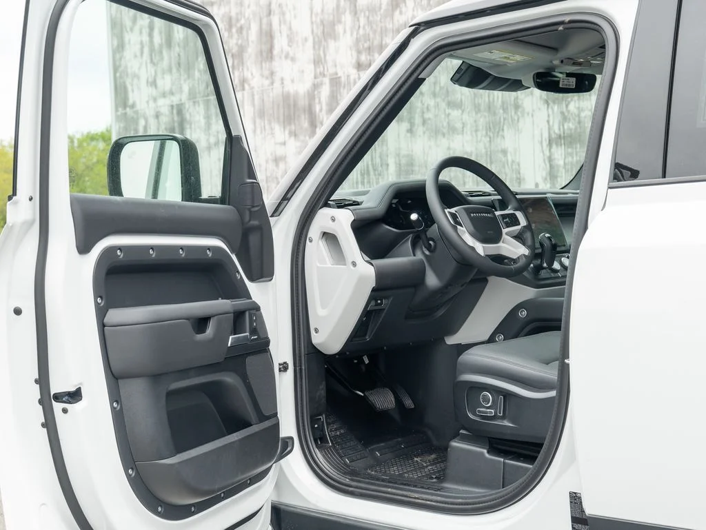 New 2026 Fuji White Land Rover S image 10
