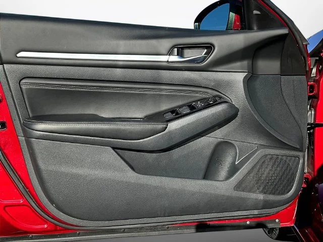 Used 2023 Red Nissan 2.5 SL image 19