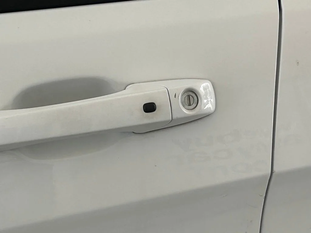 Used 2018 White Jeep Overland image 19
