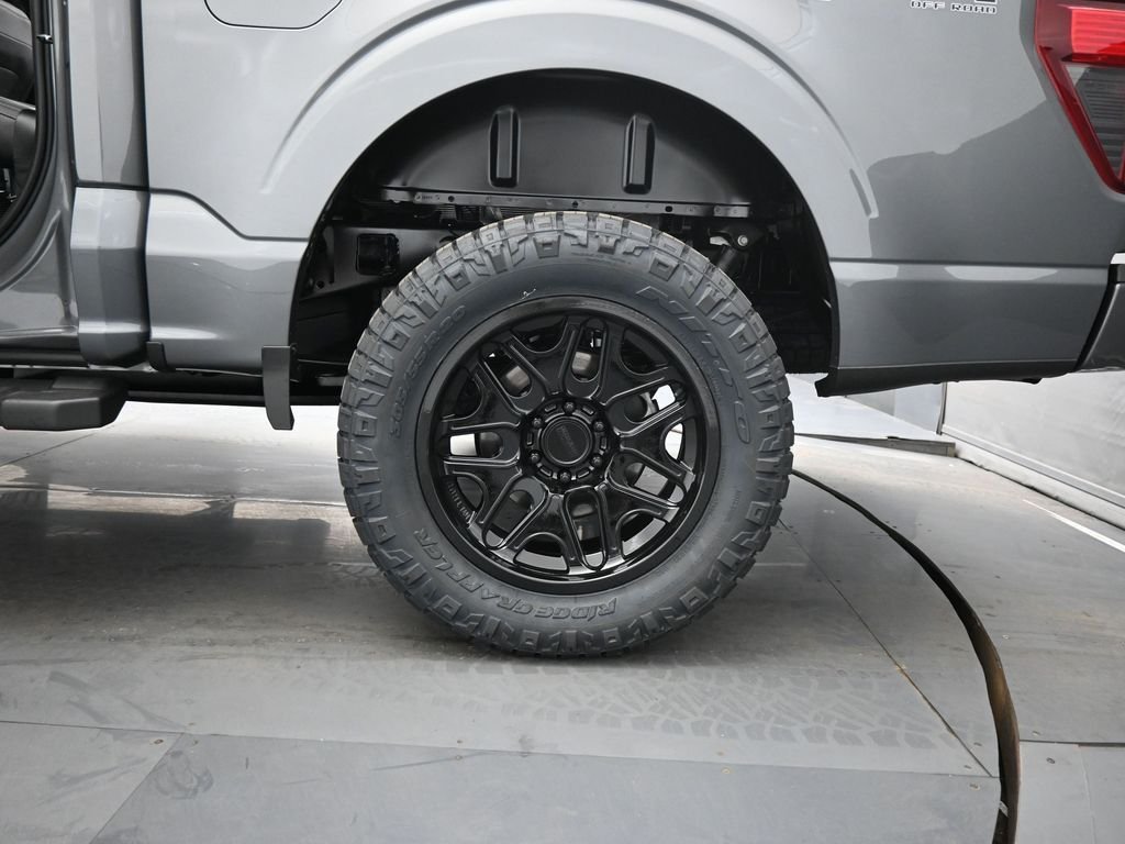 New 2026 Carbonized Gray Metallic Ford XLT image 22