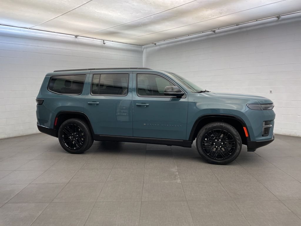 New 2026 Steel Blue Exterior Paint Jeep Limited Reserve image 2