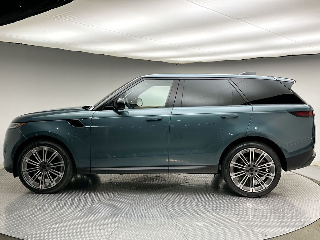 New 2026 Giola Green Land Rover SE image 2
