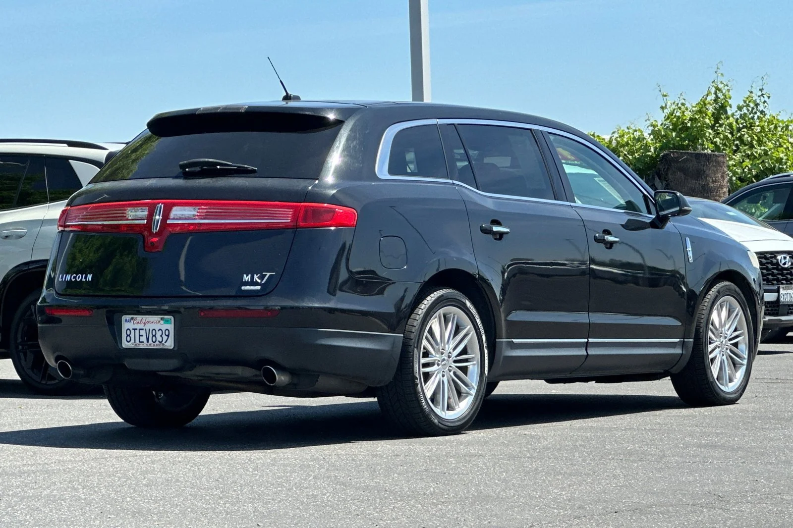 Used 2014 Tuxedo Black Metallic Lincoln EcoBoost image 4