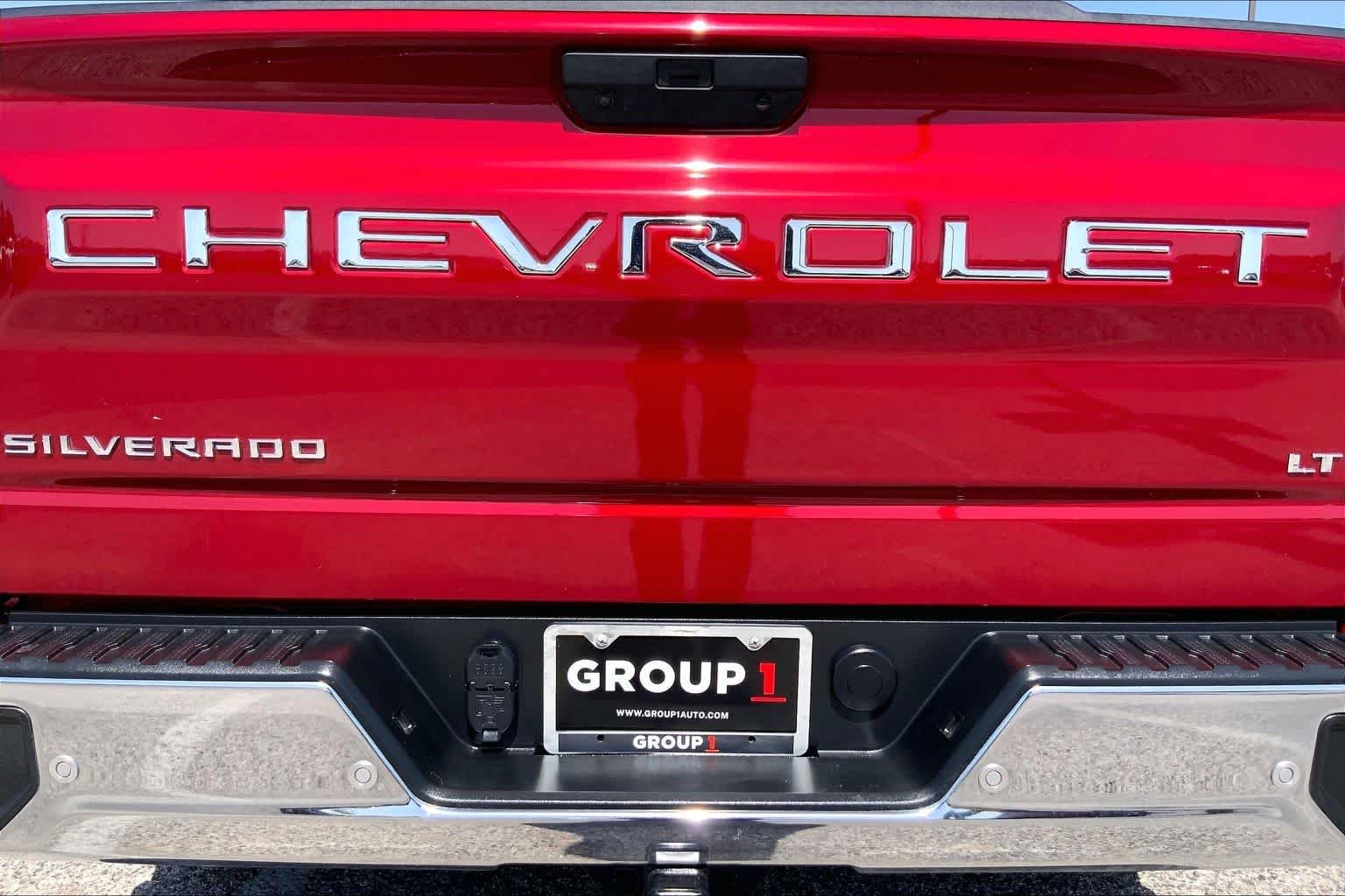 Used 2022 Cherry Red Tintcoat Chevrolet LT image 10