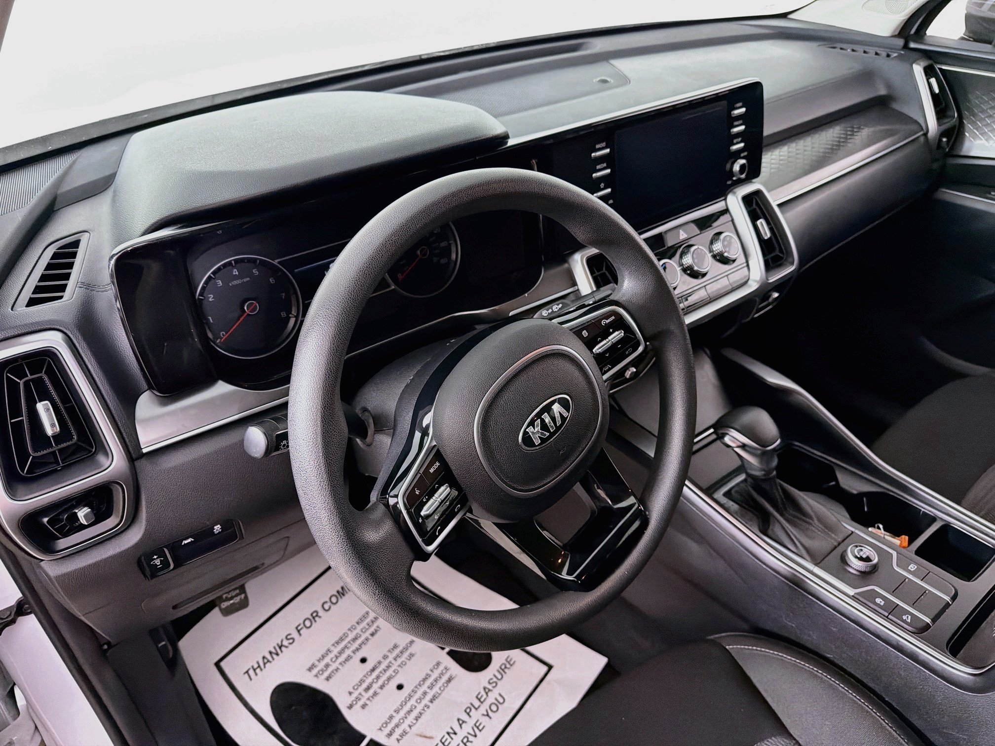 2021 Kia Sorento LX - Photo 9