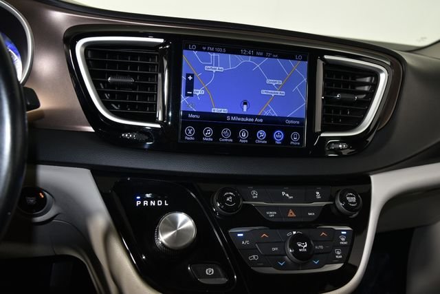 2017 Chrysler Pacifica Touring-L - Photo 19