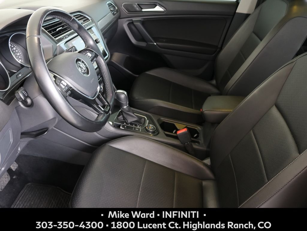 Used 2018 Gray Volkswagen 2.0T SEL image 4