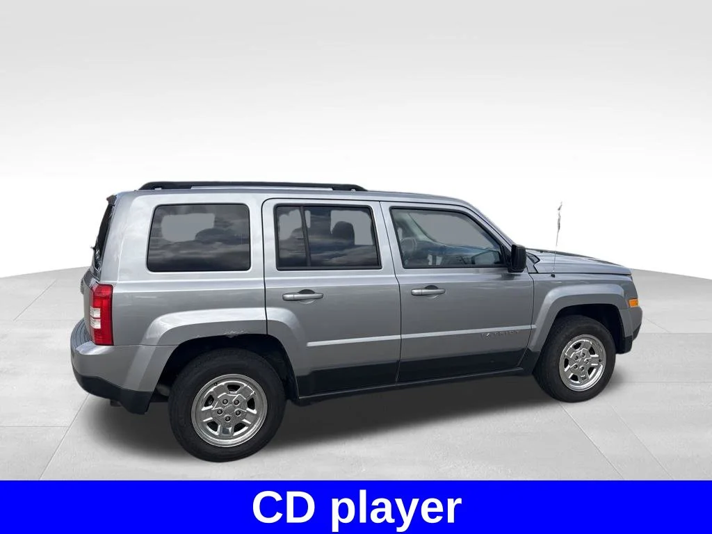 Used 2015 Silver Jeep Sport image 6