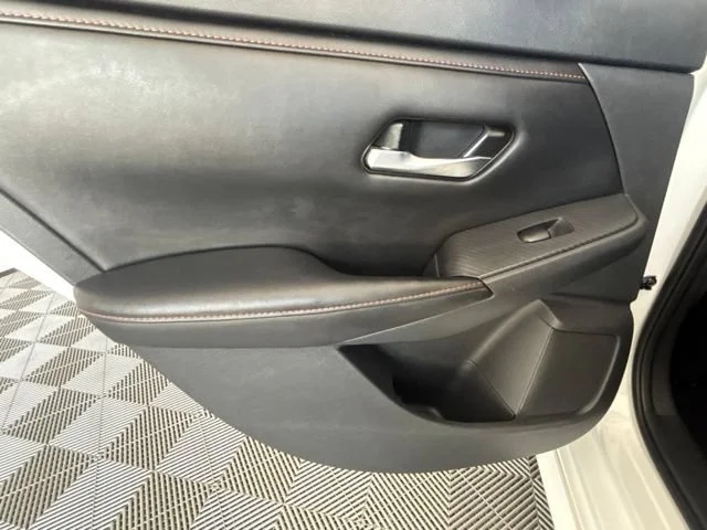 Used 2022  Nissan SR image 23