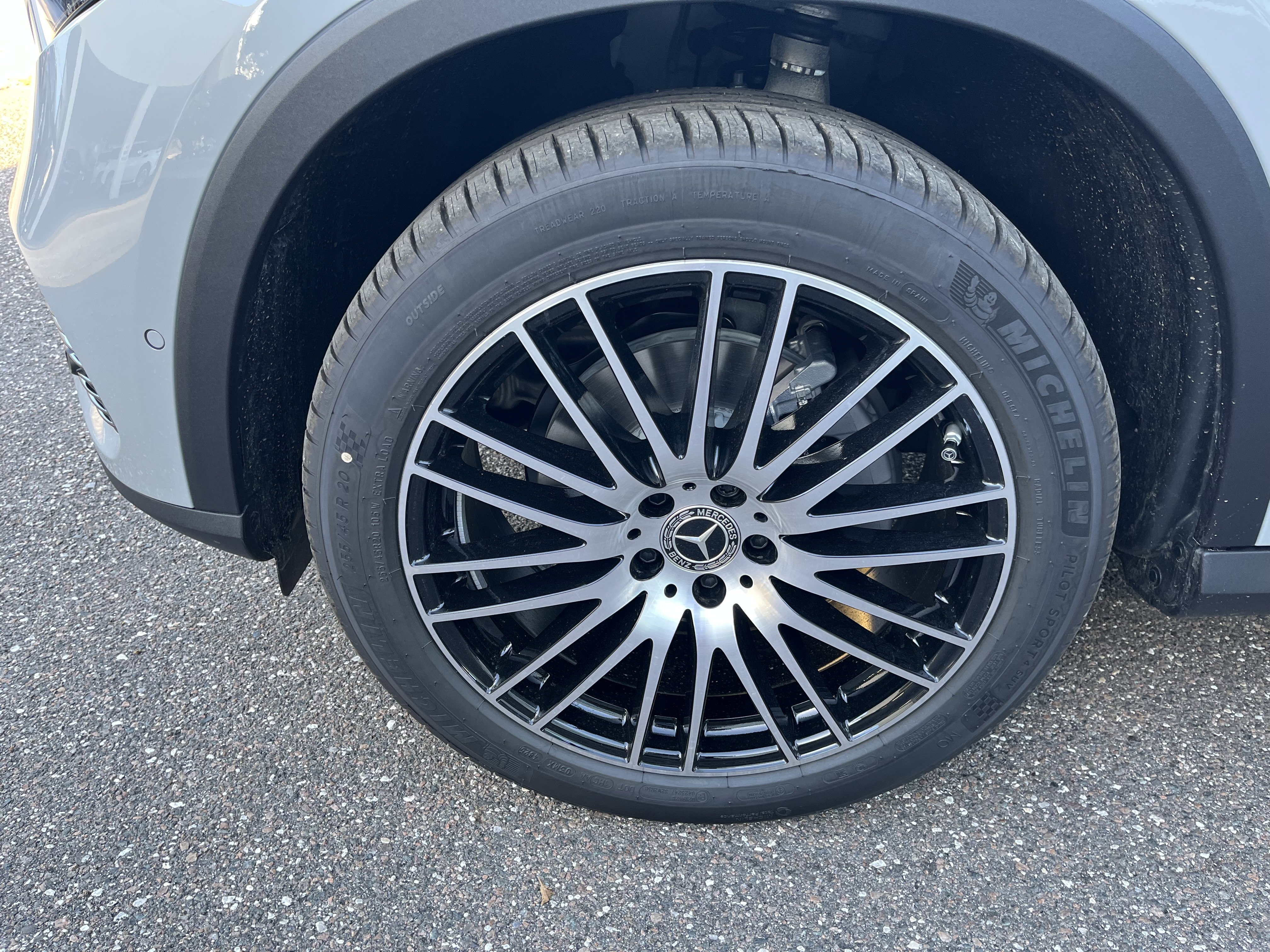 New 2026 MANUFAKTUR Alpine Grey Mercedes-Benz GLC 300 image 11