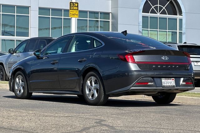 Used 2021 Gray Hyundai SE image 5