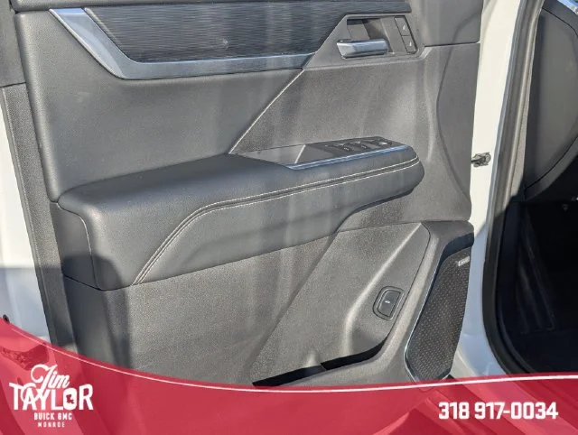 Used 2025 White GMC Elevation image 13