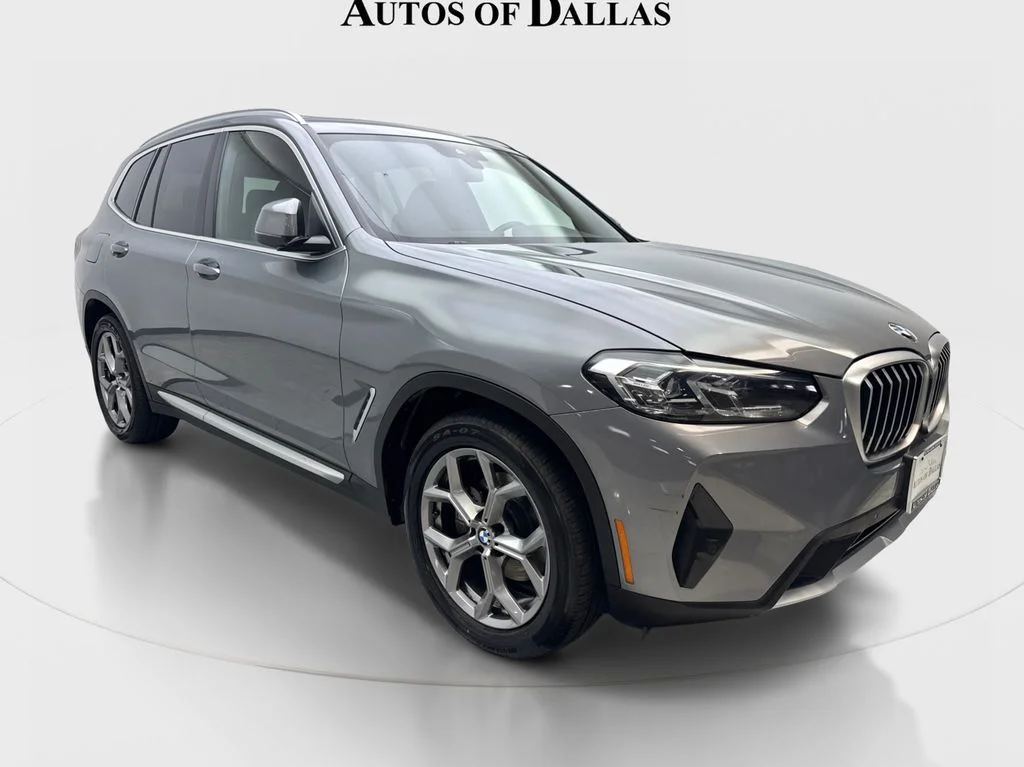 Used 2024 Gray BMW sDrive30i image 3