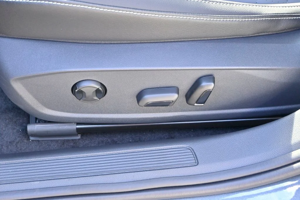 2026 Volkswagen Jetta SE - Photo 10