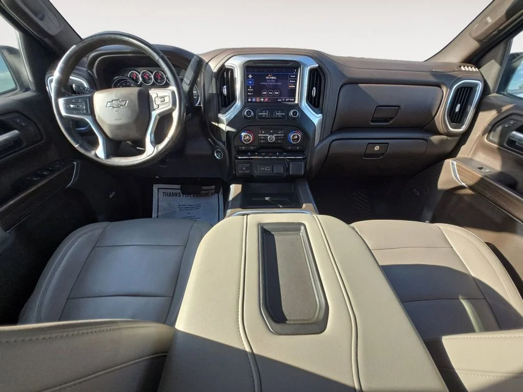 Used 2019 IRIDESCENT PEARL TRICOAT Chevrolet RST image 10